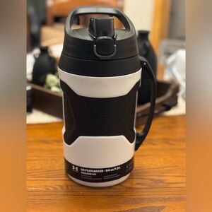 Under Armour Playmaker Insulated Jug, 64oz, New!